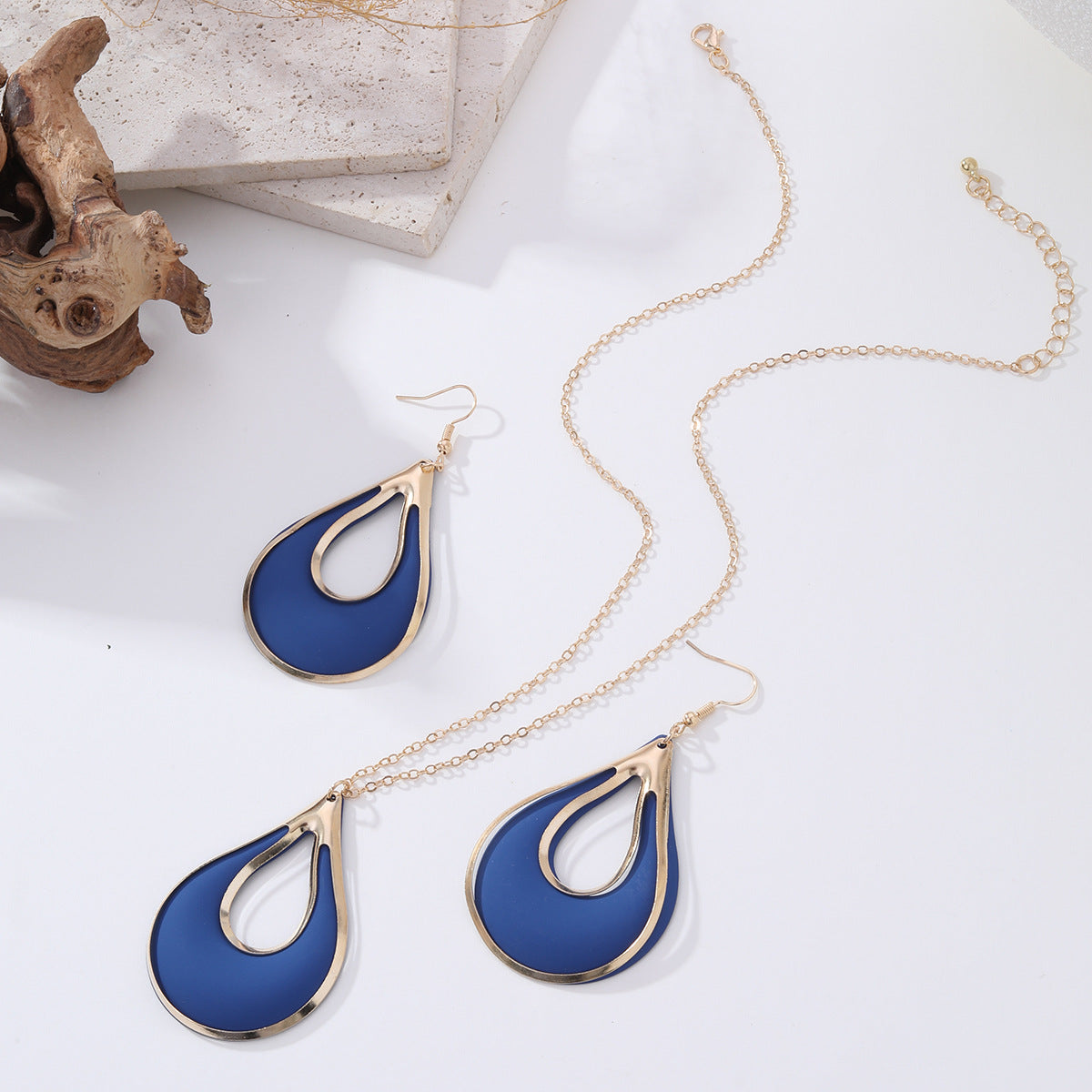 Water Drop Hollow Metal Pendant Necklace And Earrings 2-Piece Set For Women