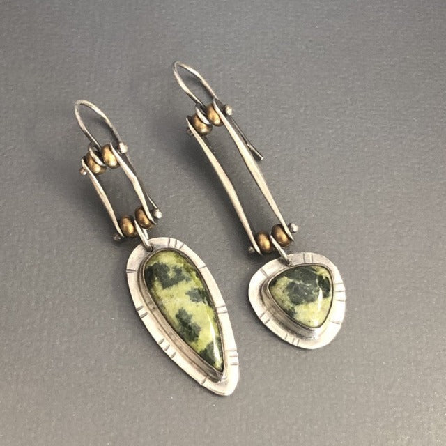 Fashionable Best-selling Minimalist Two-tone Asymmetrical Earrings