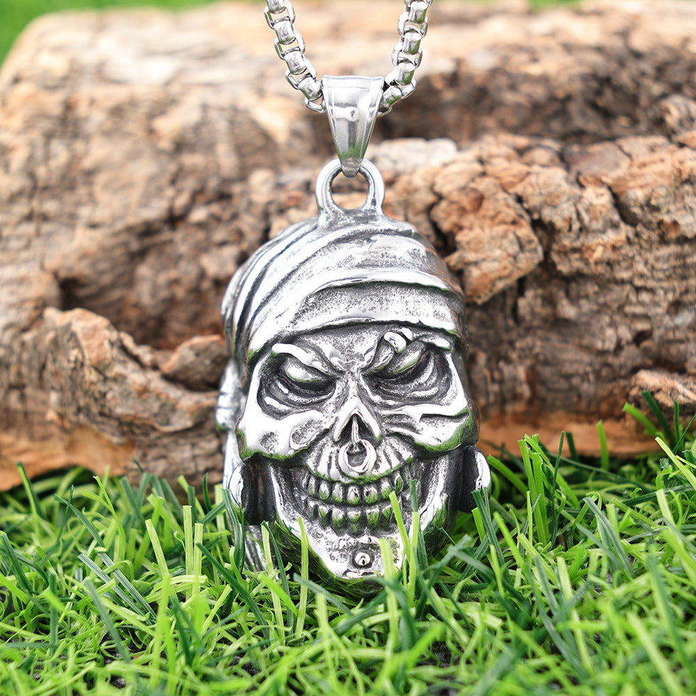 Trendy Titanium Steel Skull Necklace With A Personalized Skull Design