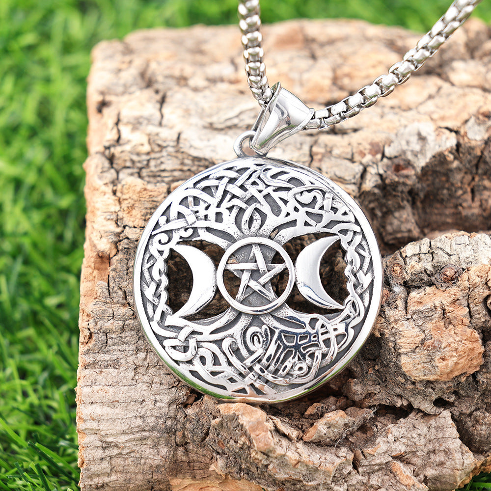 Retro Necklace With A Star-and-moon Pattern And A Five-pointed Star Designtrendy And Stylish