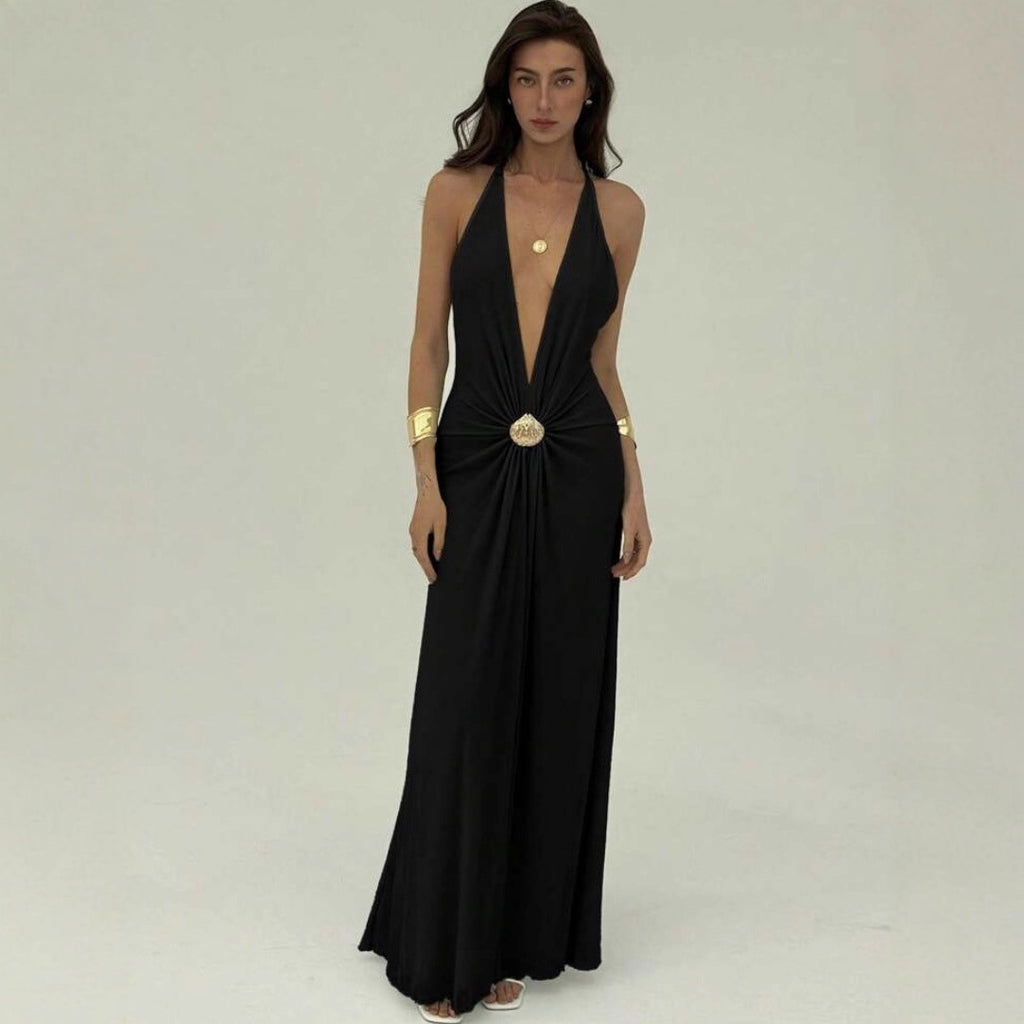 Solid-color Halter Dress With A Ruched Waist And A Bold Open Back