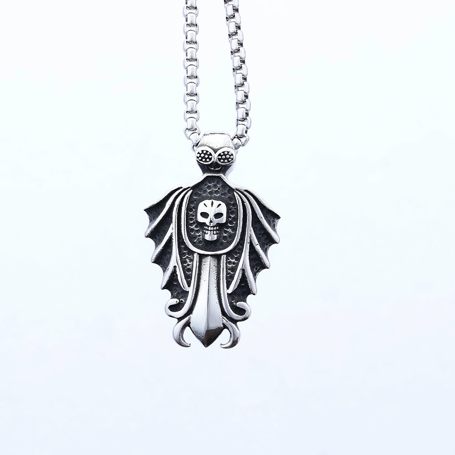 Dark-style Retro Skull And Bat Titanium Steel Pendant