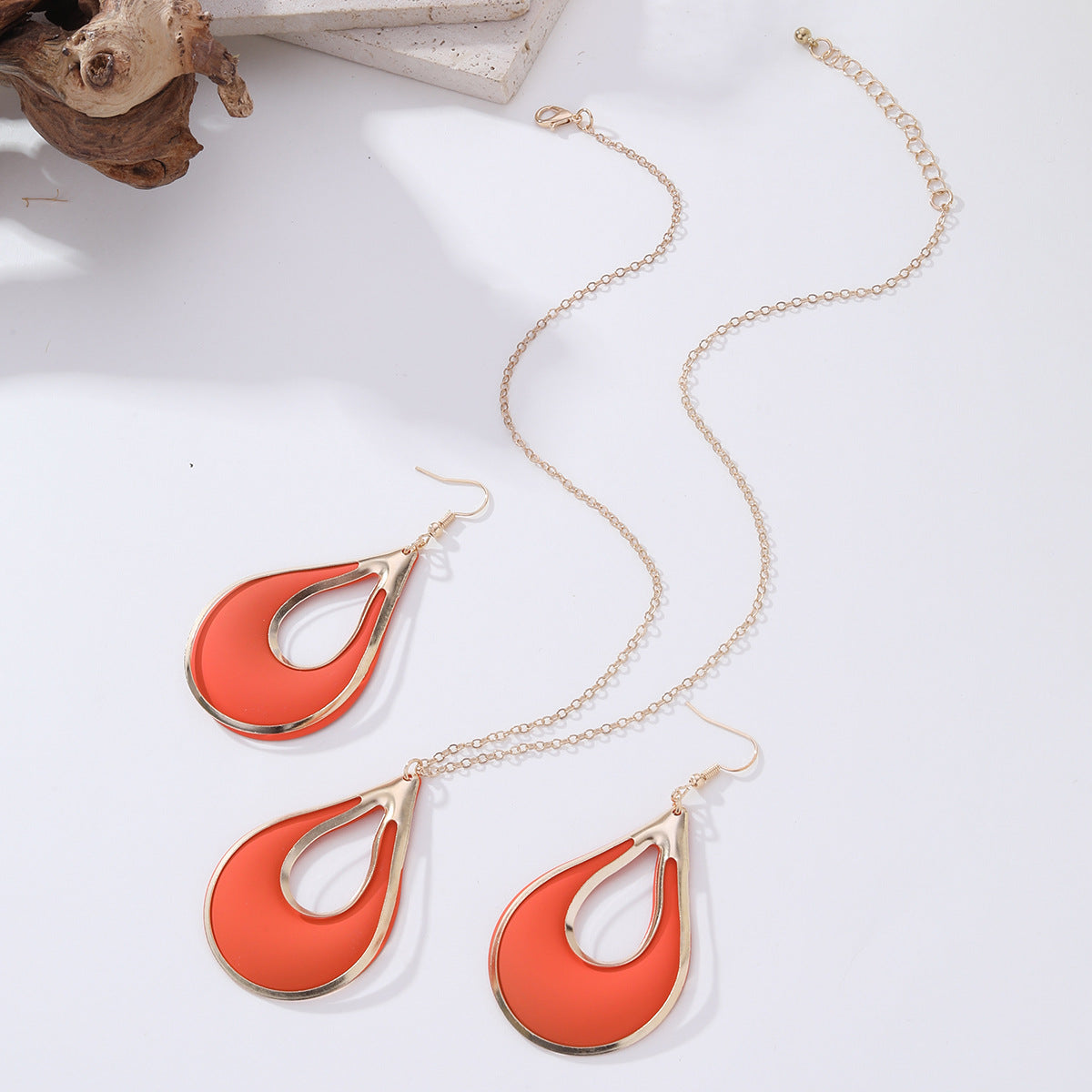 Water Drop Hollow Metal Pendant Necklace And Earrings 2-Piece Set For Women