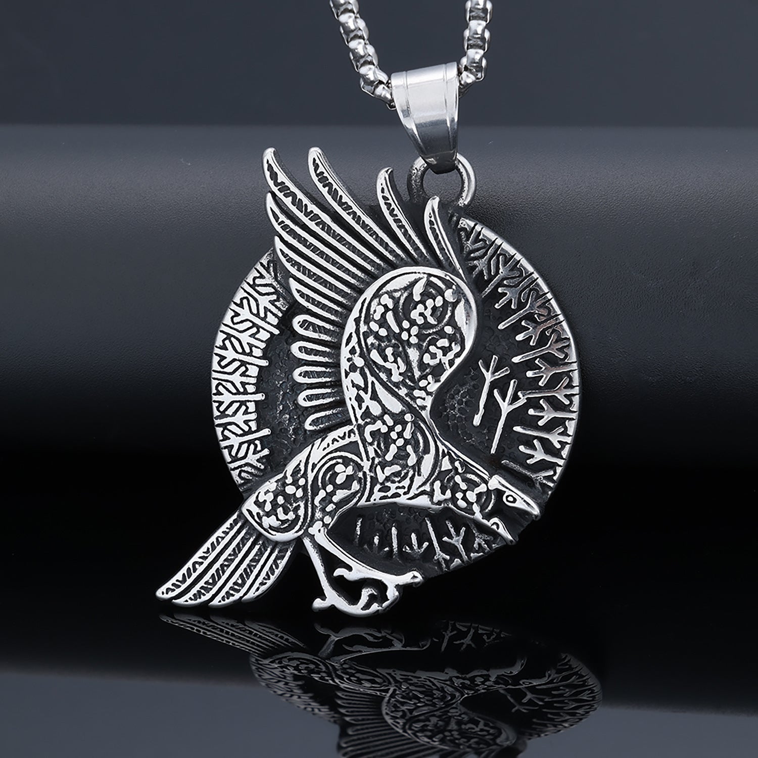 Fashionable Minimalist Retro Designed Alloy Pendant