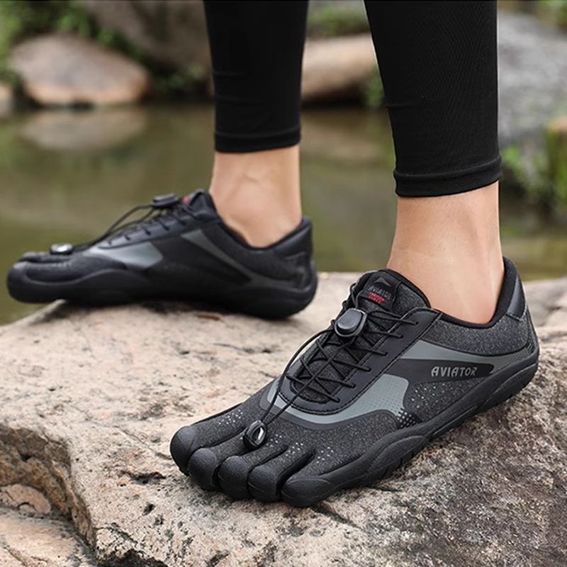 Comfortable Breathable And Lightweight Climbing Training Sneakers