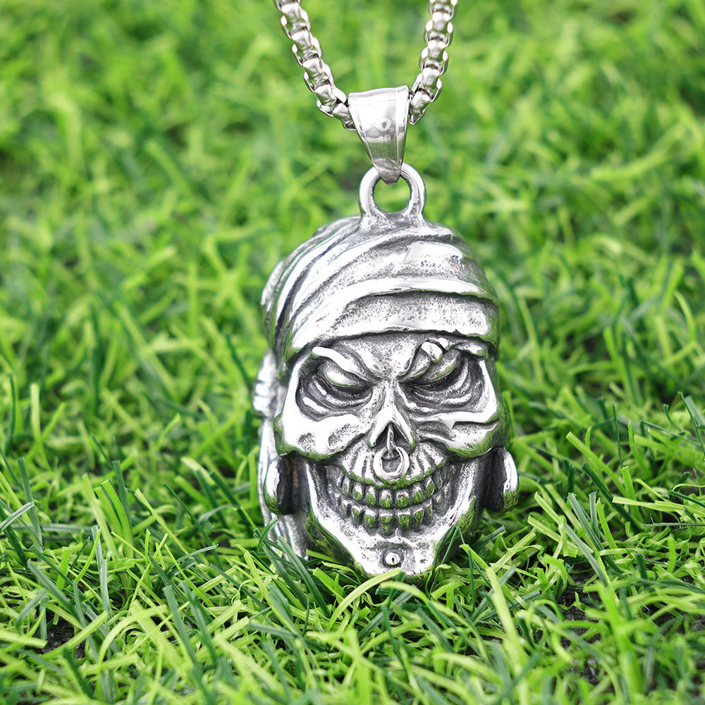 Trendy Titanium Steel Skull Necklace With A Personalized Skull Design