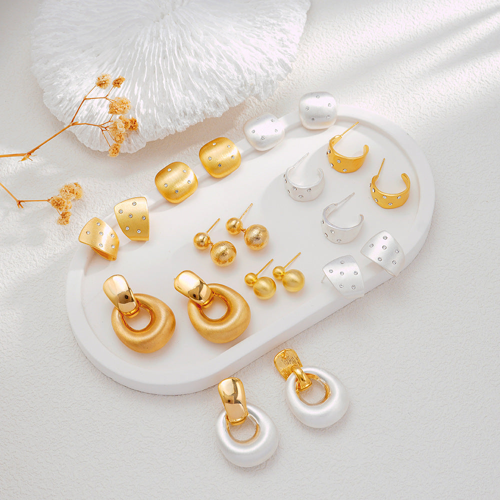 Circular Metal Curved Surface Diamond-studded Earrings