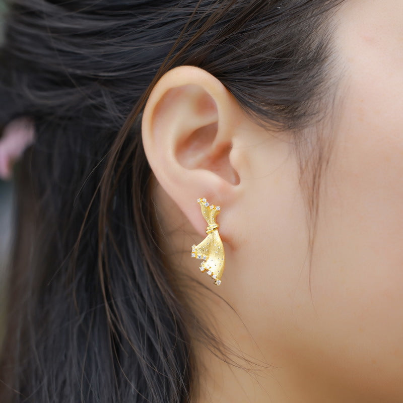 Drawing Craft Small Skirt With Pure Silver Earrings For Women