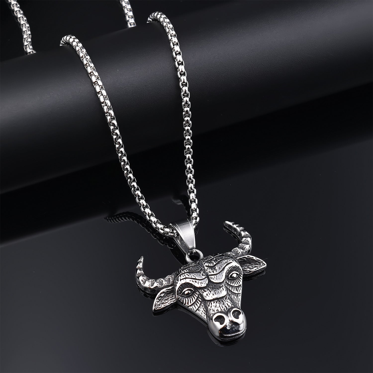 Fashionable Minimalist Retro Designed Alloy Pendant